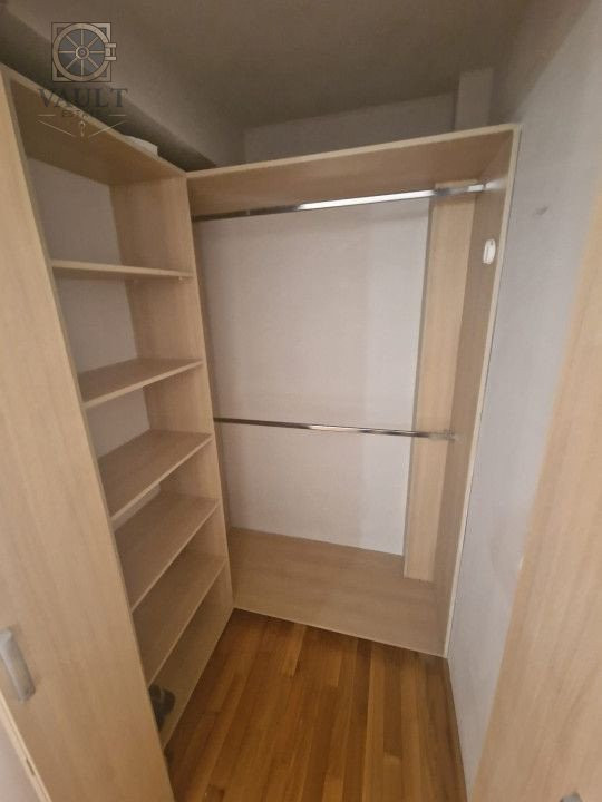 Apartament 3 camere -BLOC 2008 - LOC DE PARCARE - zona DECEBAL 