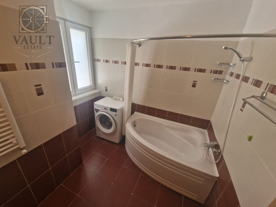 Apartament 3 camere -BLOC 2008 - LOC DE PARCARE - zona DECEBAL 