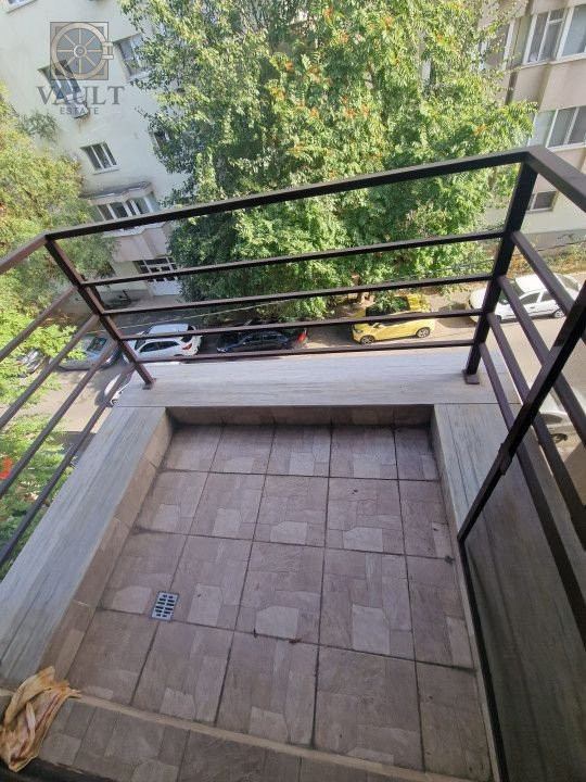 Apartament 3 camere -BLOC 2008 - LOC DE PARCARE - zona DECEBAL 