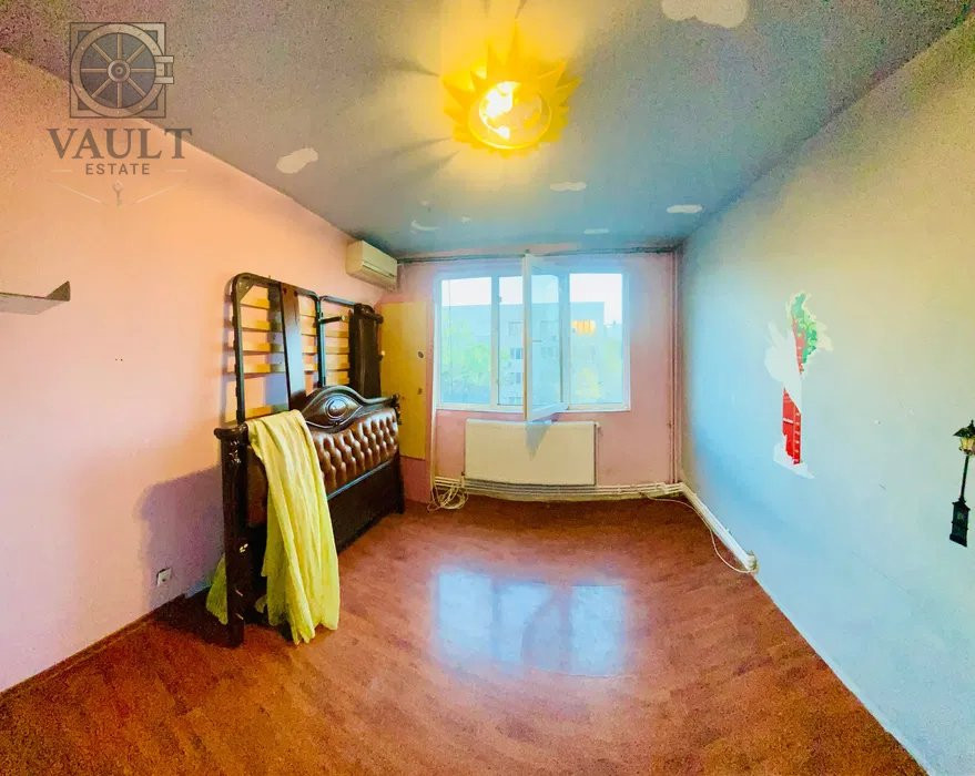 Apartament 4 Camere  -82 Mp - 5 minute pana la metrou - 1 Dcembrie 1918 