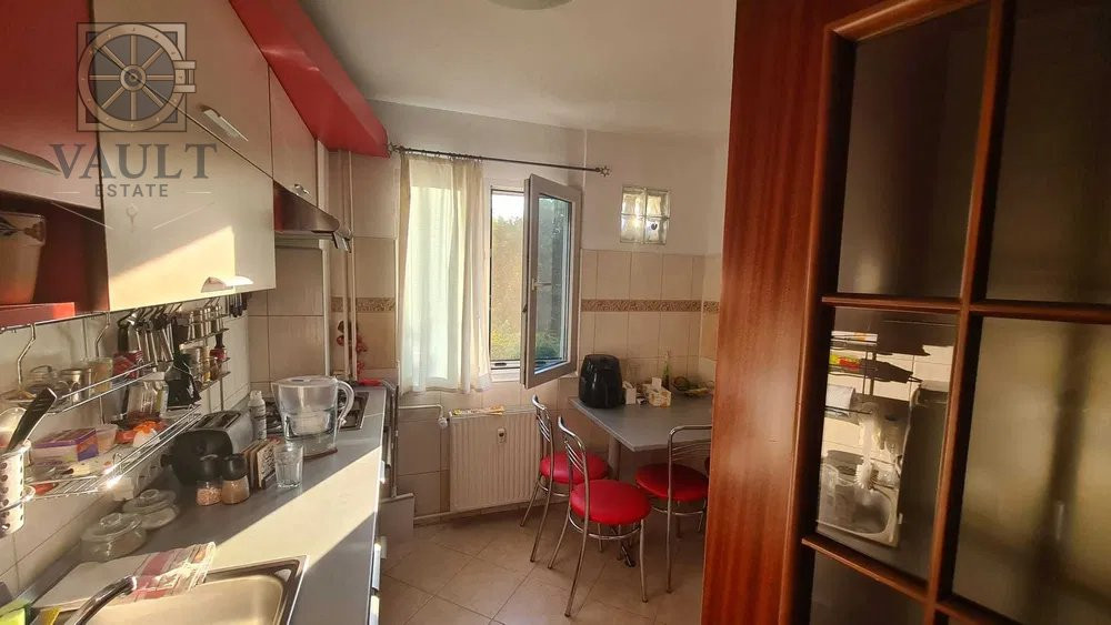 Apartament 3 camere -67 MP- 3 minute pana la metrou -Titan