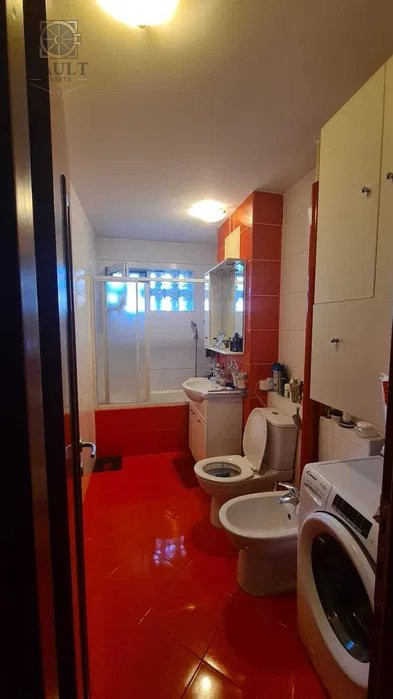 Apartament 3 camere -67 MP- 3 minute pana la metrou -Titan