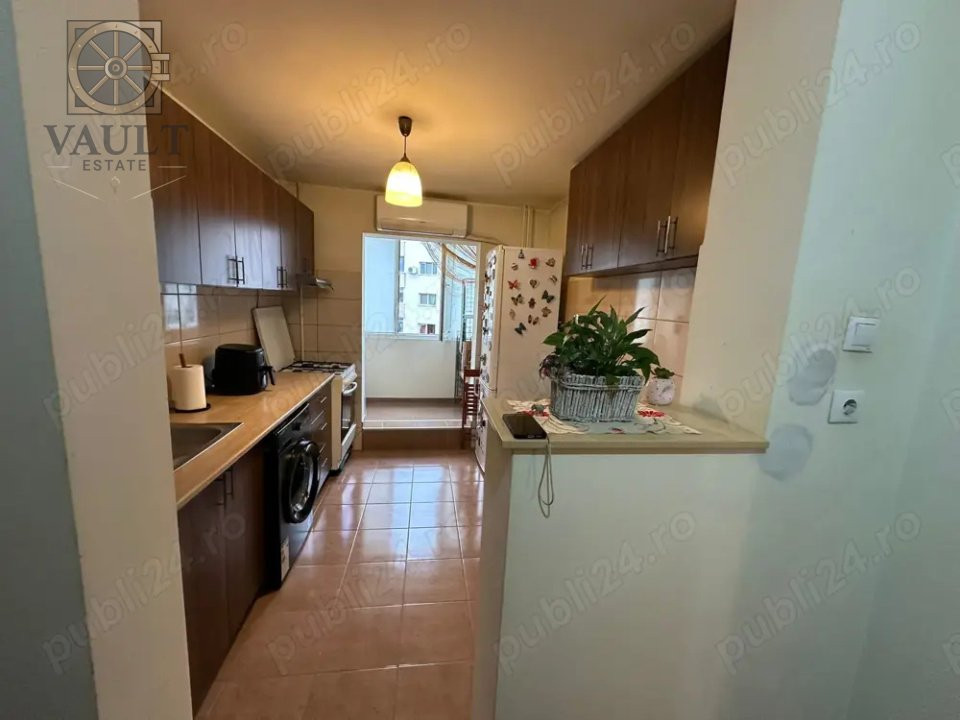 APARTAMENT 3 CAMERE - DECOMANDAT - DRISTOR