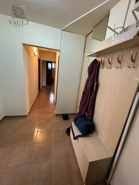 APARTAMENT 3 CAMERE - DECOMANDAT - DRISTOR
