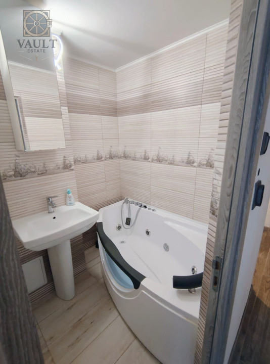 APARTAMENT 3 CAMERE / RENOVAT / MOBILAT & UTILAT / BLOC ANVELOPAT / LUJERULUI   