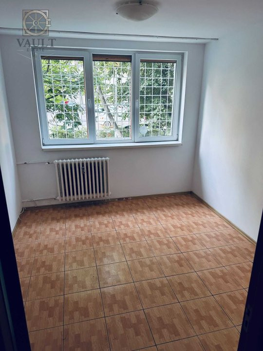 APARTAMENT 4 CAMERE / RENOVAT / BLOC ANVELOPAT / APUSULUI