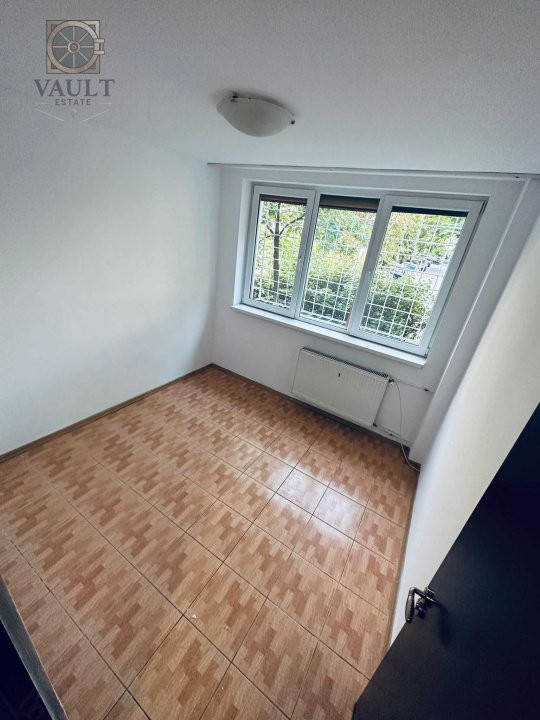 APARTAMENT 4 CAMERE / RENOVAT / BLOC ANVELOPAT / APUSULUI