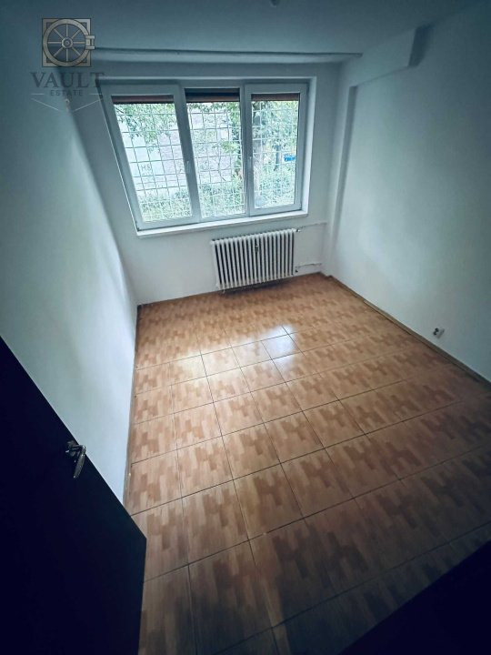 APARTAMENT 4 CAMERE / RENOVAT / BLOC ANVELOPAT / APUSULUI