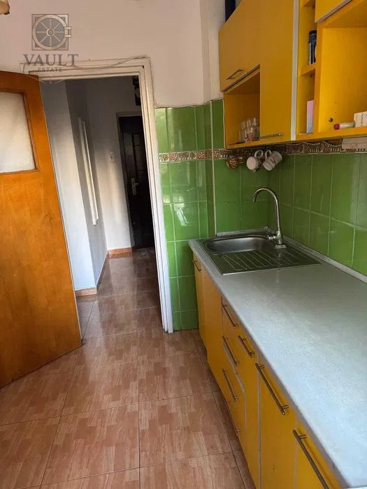 APARTAMENT 3 CAMERE-ETAJUL 1 -METROU RAUL DOAMNEI-LICEUL LOVINESCU