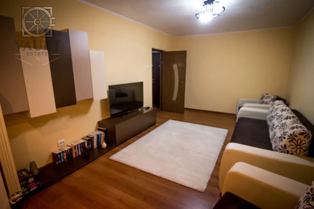 Apartament 3 camere Dristor-Centrala Proprie