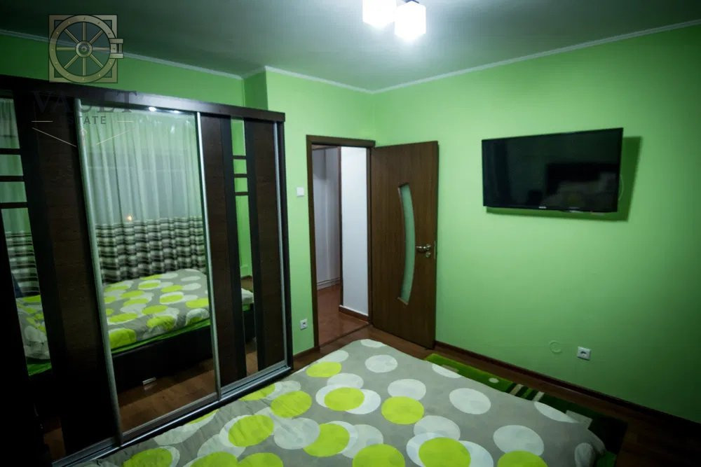 Apartament 3 camere Dristor-Centrala Proprie