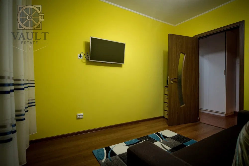 Apartament 3 camere Dristor-Centrala Proprie