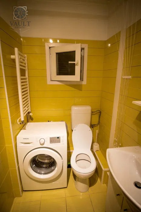 Apartament 3 camere Dristor-Centrala Proprie