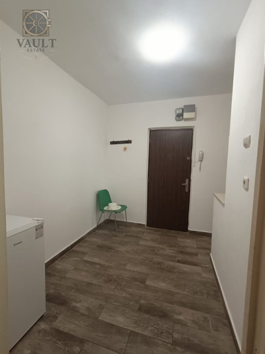 Garsoniera in bloc mixt- zona TINERETULUI 