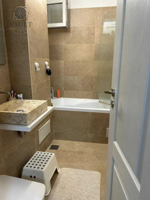 Apartament 3 camere transformat in 4-orientare V-E - Obor