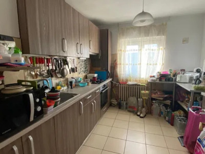 Apartament 3 camere- 68 MP-Fizicienilor