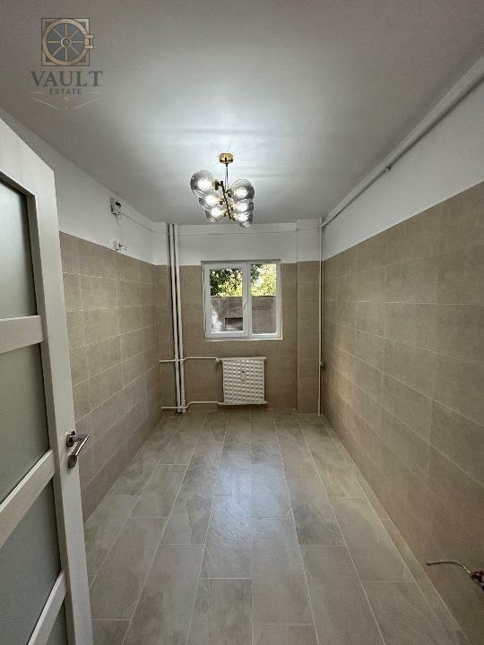 Apartament 2 camere - ETAJ 1 - BLOC ANVELOPAT - zona COLENTINA