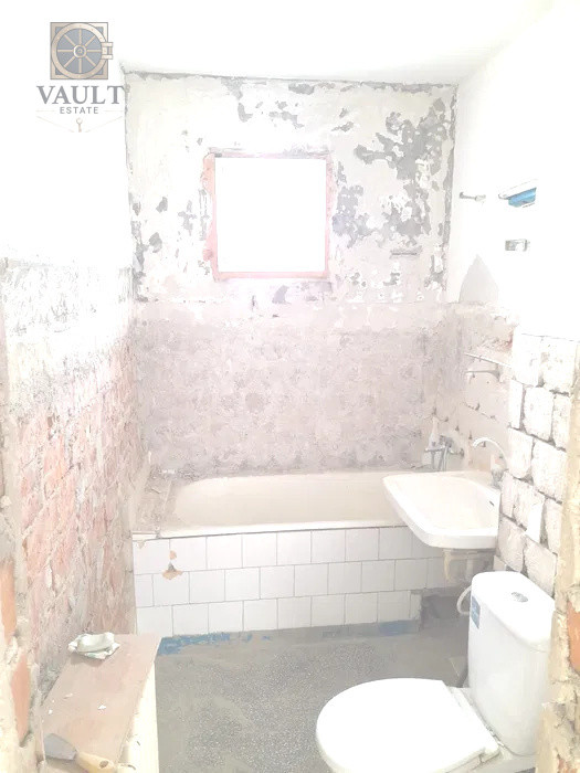 Apartament 2 camere-de Renovat-55MP-la cativa pasi de metrou -1 Decembrie 1918
