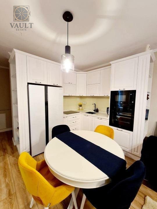 Apartament 3 camere- parcare și boxă-Titan