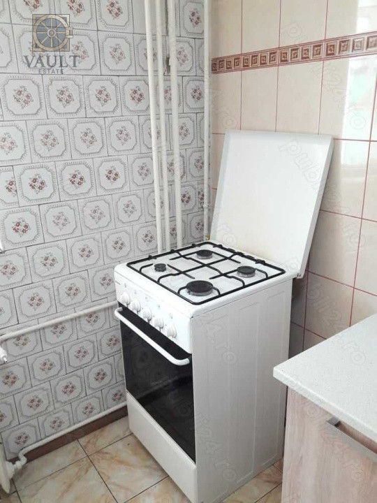 Apartament 2 camere- Decomandat-Etaj 2