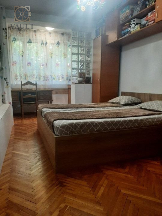 Apartament 3 camere - Centrala proprie - 2 Bai - Titan