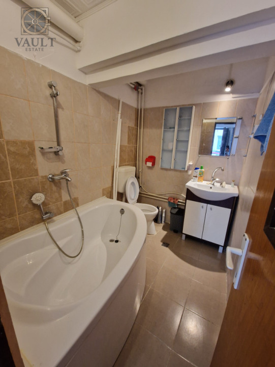 Doua garsoniere unite intr-un apartament - 5 minute de metrou - Ozana