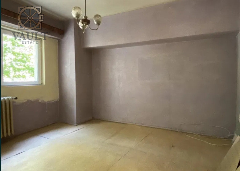 Apartament 3 camere - ETAJ 1 - zona COLENTINA 