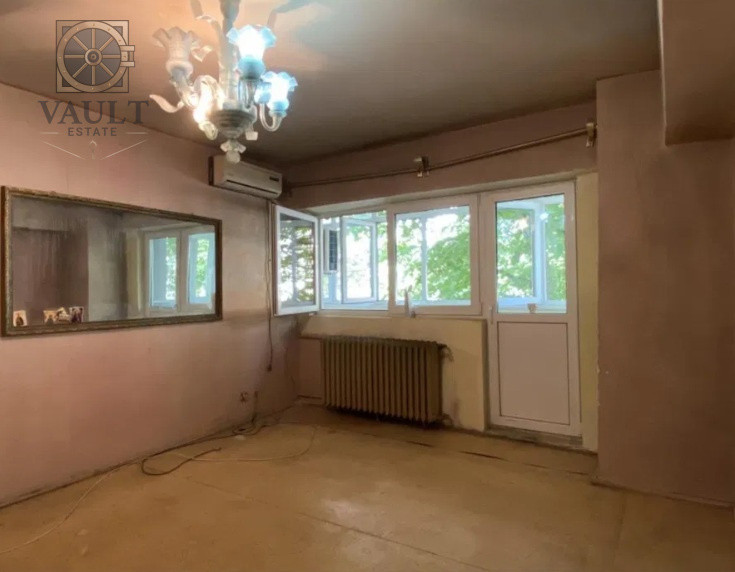 Apartament 3 camere - ETAJ 1 - zona COLENTINA 