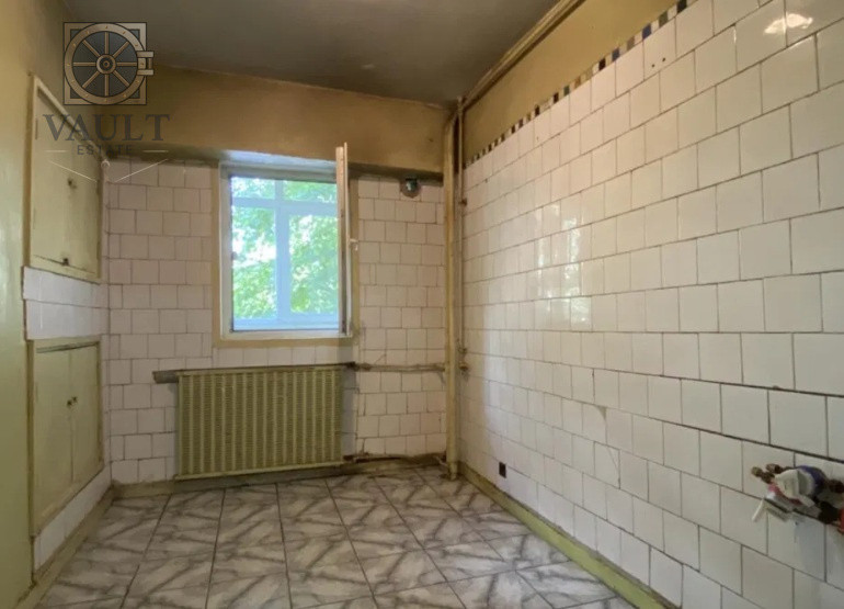 Apartament 3 camere - ETAJ 1 - zona COLENTINA 