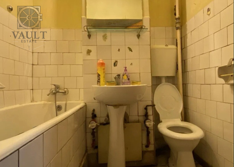 Apartament 3 camere - ETAJ 1 - zona COLENTINA 