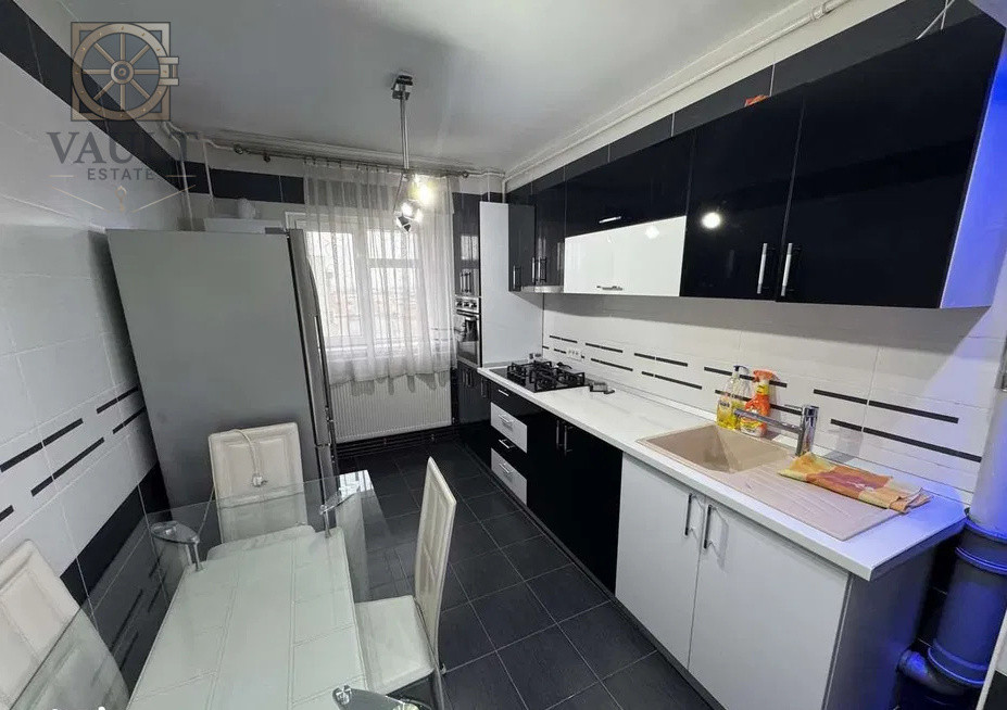 APARTAMENT 3 CAMERE -CENTRALA PROPRIE -RENOVAT -STR. BARCA -RAHOVA