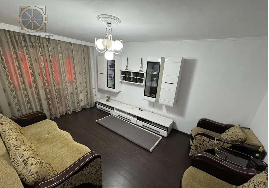 APARTAMENT 3 CAMERE -CENTRALA PROPRIE -RENOVAT -STR. BARCA -RAHOVA