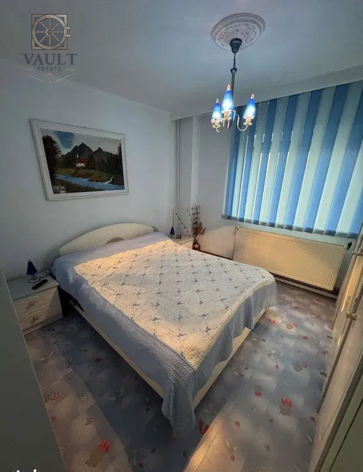 APARTAMENT 3 CAMERE -CENTRALA PROPRIE -RENOVAT -STR. BARCA -RAHOVA