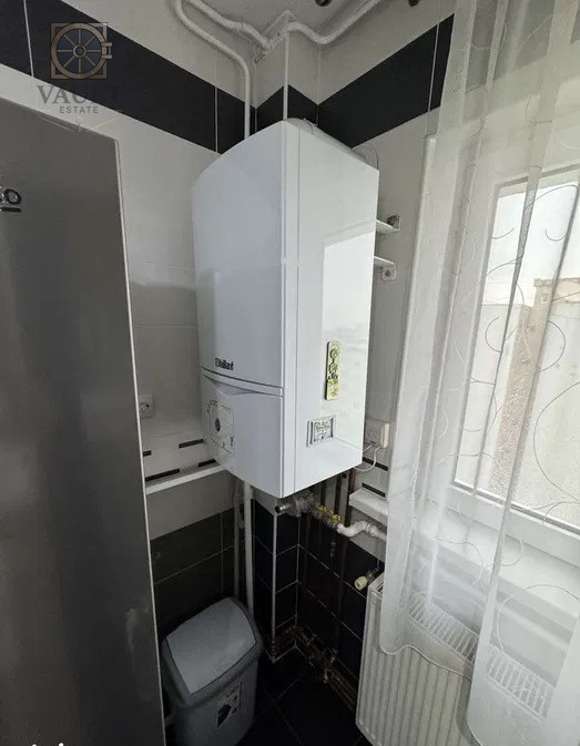 APARTAMENT 3 CAMERE -CENTRALA PROPRIE -RENOVAT -STR. BARCA -RAHOVA
