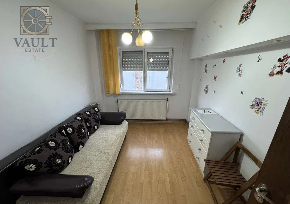 APARTAMENT 3 CAMERE -CENTRALA PROPRIE -RENOVAT -STR. BARCA -RAHOVA