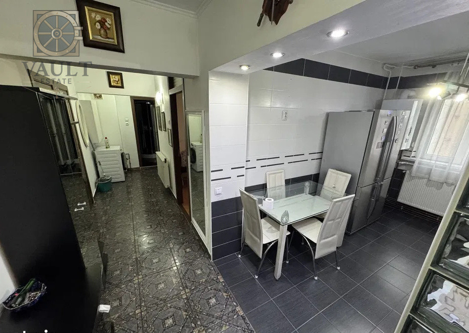 APARTAMENT 3 CAMERE -CENTRALA PROPRIE -RENOVAT -STR. BARCA -RAHOVA