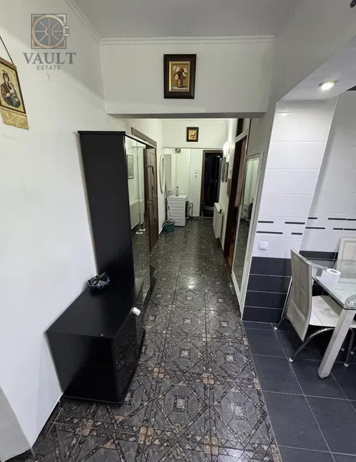 APARTAMENT 3 CAMERE -CENTRALA PROPRIE -RENOVAT -STR. BARCA -RAHOVA