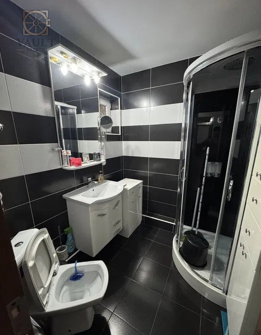 APARTAMENT 3 CAMERE -CENTRALA PROPRIE -RENOVAT -STR. BARCA -RAHOVA
