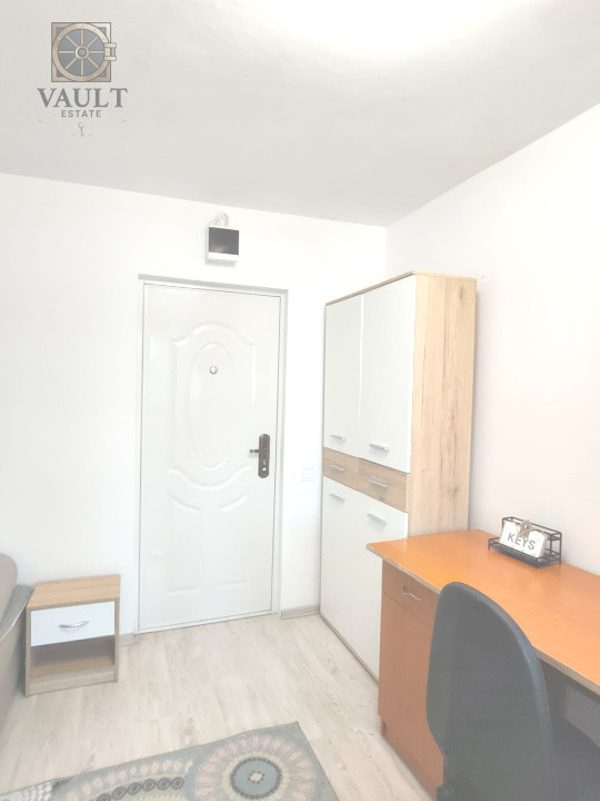 GARSONIERA -AN 1990- 5 minute  de METROU 1 DECEMBRIE