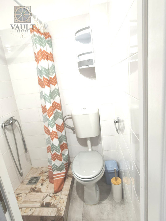 GARSONIERA -AN 1990- 5 minute  de METROU 1 DECEMBRIE