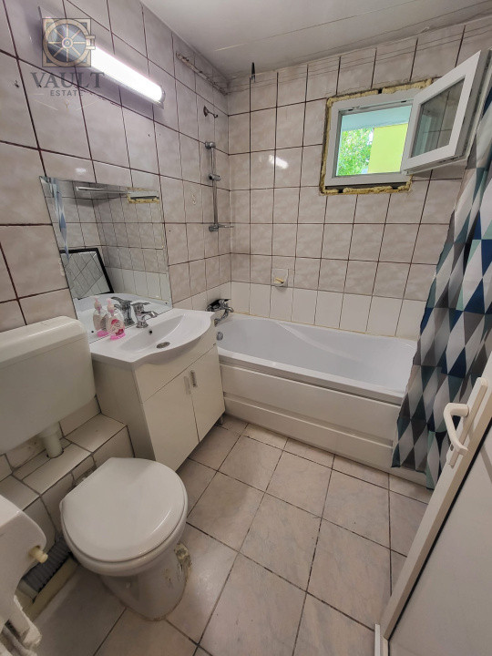 APARTAMENT 4 CAMERE-SALAJ-CALEA FERENTARI-BLOC REABILITAT-2 BAI