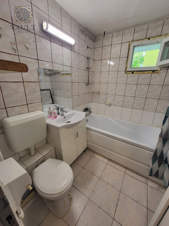 APARTAMENT 4 CAMERE-SALAJ-CALEA FERENTARI-BLOC REABILITAT-2 BAI