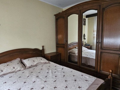  Apartament 3 camere- Decomandat- Bd Chisinau + Boxa 