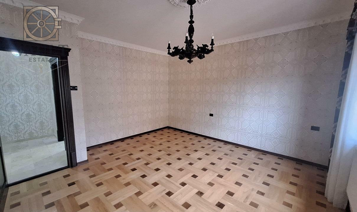 APARTAMENT 4 CAMERE +TEREN PROPRIU - PRIMAVERII