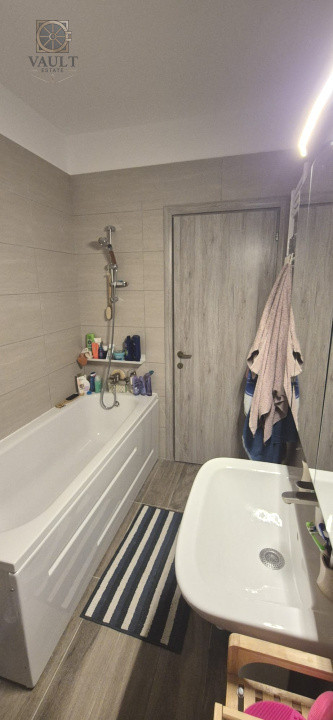 APARTAMENT 3 CAMERE DECOMANDAT+LOC DE PARCARE ,CARTIERUL SOLAR -BERCENI