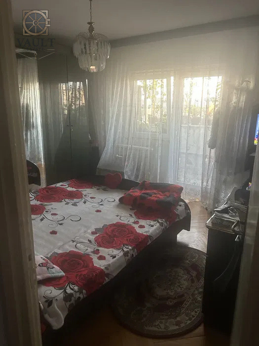 APARTAMENT 4 CAMERE-MALL VITAN-DECOMANDAT-2 BAI-2 BALCOANE-REABILITAT