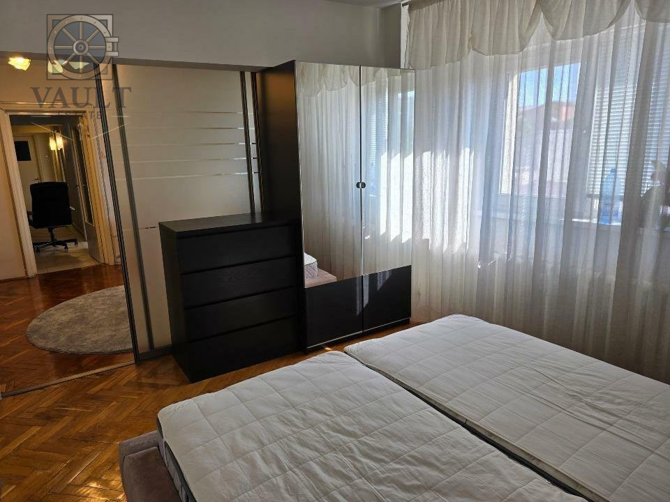Apartament 3 camere-Stefan Cel Mare - Lizeanu 