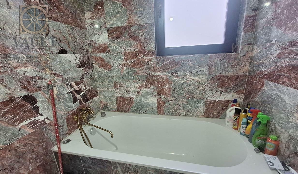 APARTAMENT 4 CAMERE +TEREN PROPRIU - PRIMAVERII