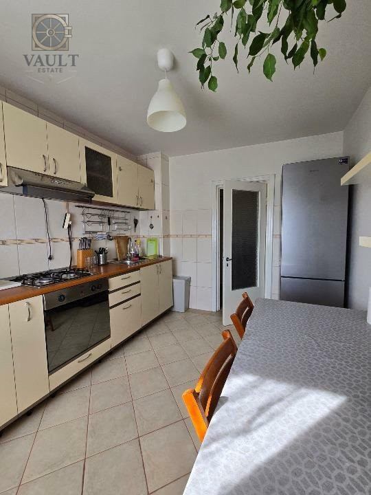 Apartament 3 camere-Stefan Cel Mare - Lizeanu 