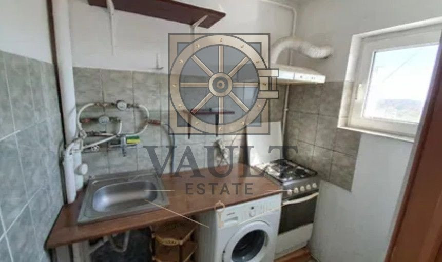 STUDIO  - 10 minute METROU APARATORII PATRIEI